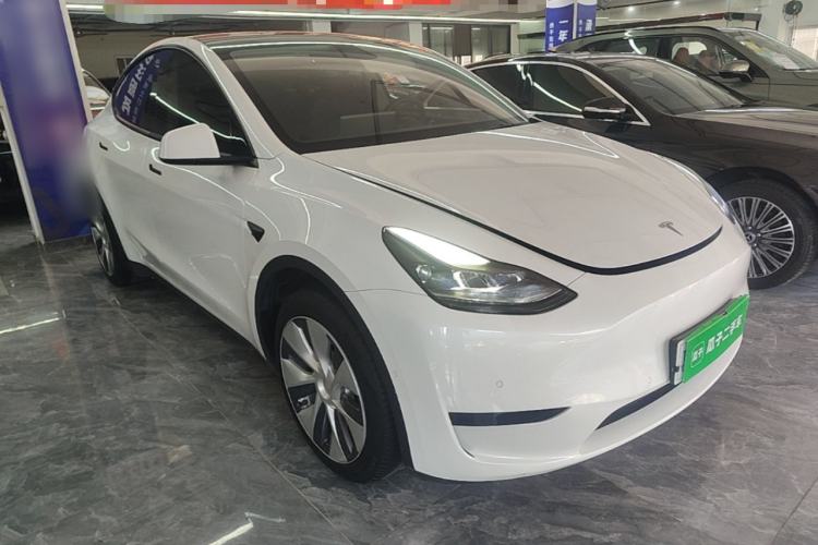 Used Tesla Model Y 2021 Standard Range Rear-Wheel Drive Version Front Right 45 Deg