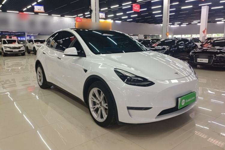 Used Tesla Model Y 2021 Long-Range All-Wheel-Drive Version Front Right 45 Deg