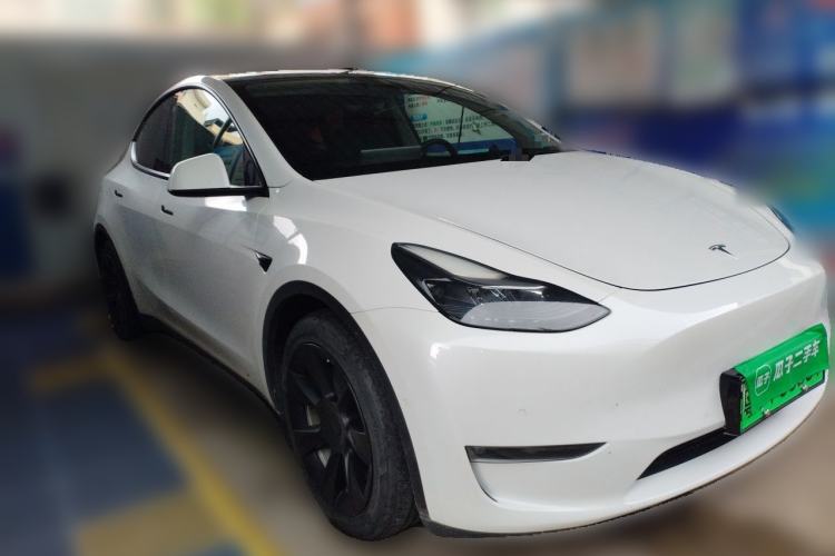 Used Tesla Model Y 2021 Standard Range Rear-Wheel Drive Version Front Right 45 Deg