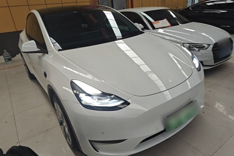 Used Tesla Model Y 2021 Standard Range Rear-Wheel Drive Version Front Right 45 Deg