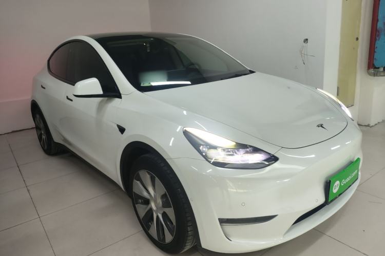 Used Tesla Model Y 2021 Standard Range Rear-Wheel Drive Version Front Right 45 Deg