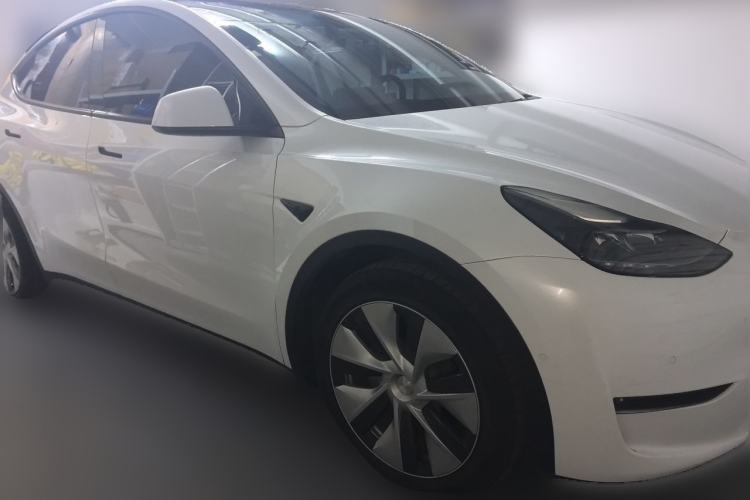 Used Tesla Model Y 2021 Long-Range All-Wheel-Drive Version Front Right 45 Deg