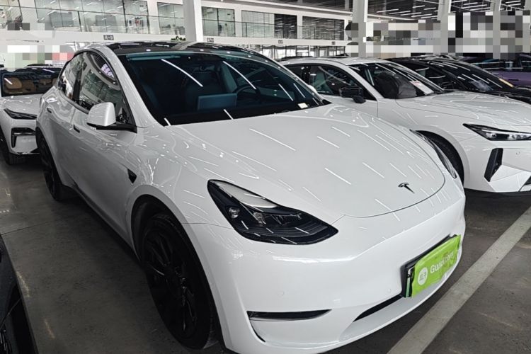Used Tesla Model Y 2021 Long-Range All-Wheel-Drive Version Front Right 45 Deg