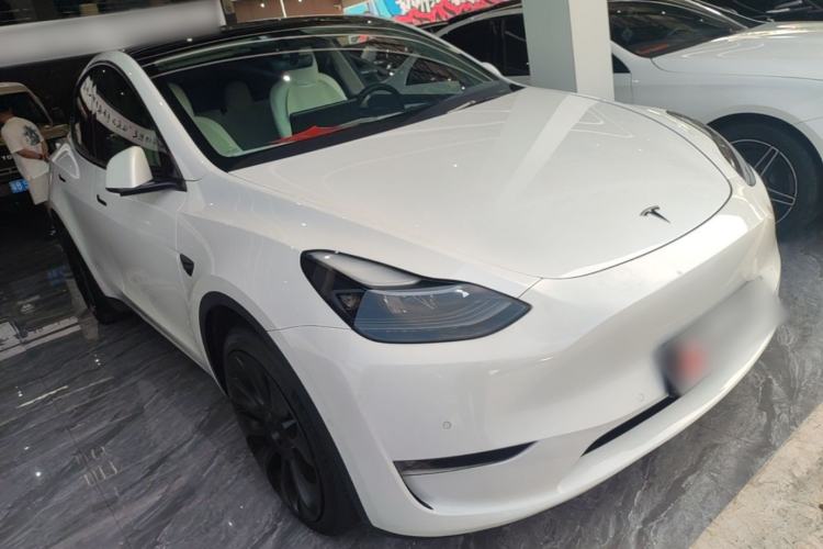 Used Tesla Model Y 2021 Long-Range All-Wheel-Drive Version 3D7 Front Right 45 Deg