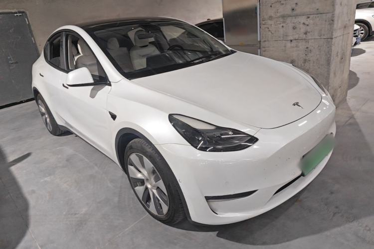 Used Tesla Model Y 2021 Standard Range Rear-Wheel Drive Version Front Right 45 Deg