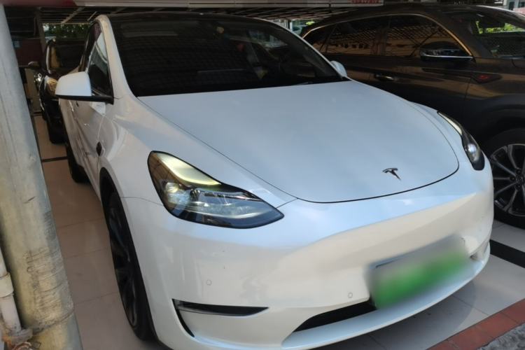 Used Tesla Model Y 2021 Long-Range All-Wheel-Drive Version 3D7 Front Right 45 Deg