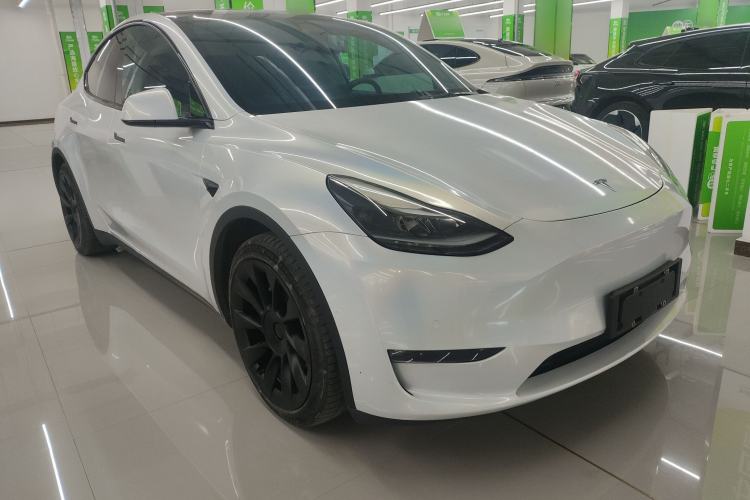 Used Tesla Model Y 2021 Standard Range Rear-Wheel Drive Version Front Right 45 Deg