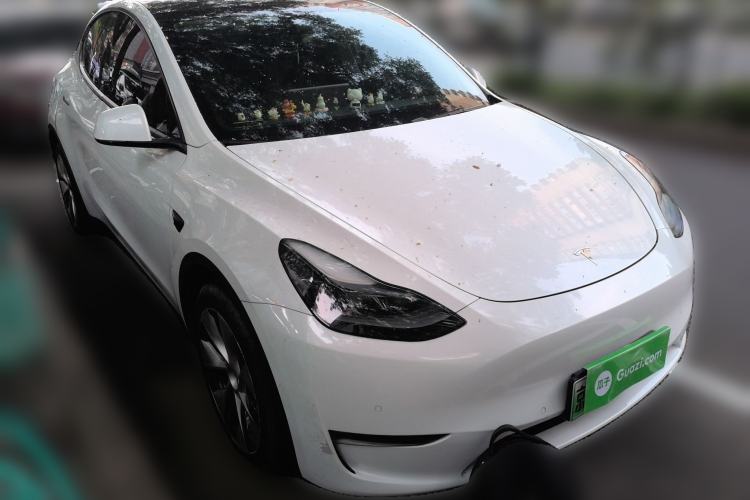 Used Tesla Model Y 2021 Long-Range All-Wheel-Drive Version Front Right 45 Deg