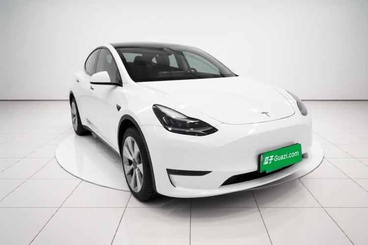 Used Tesla Model Y 2021 Standard Range Rear-Wheel Drive Version Front Right 45 Deg