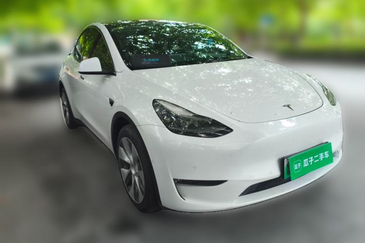 Used Tesla Model Y 2021 Standard Range Rear-Wheel Drive Version Front Right 45 Deg
