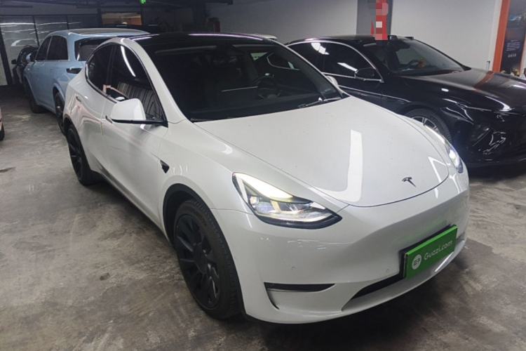 Used Tesla Model Y 2021 Long-Range All-Wheel-Drive Version Front Right 45 Deg