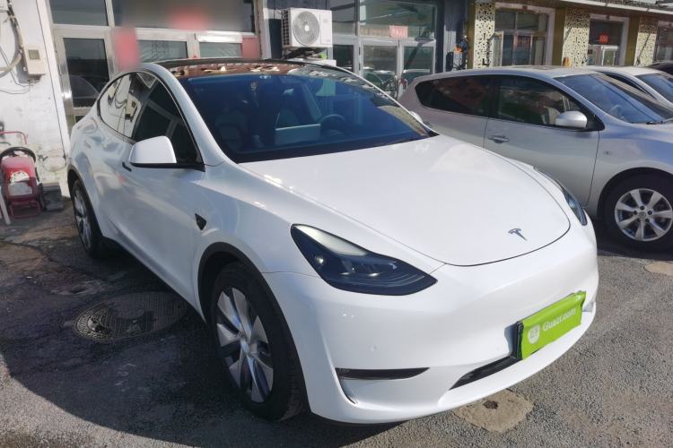 Used Tesla Model Y 2021 Standard Range Rear-Wheel Drive Version Front Right 45 Deg