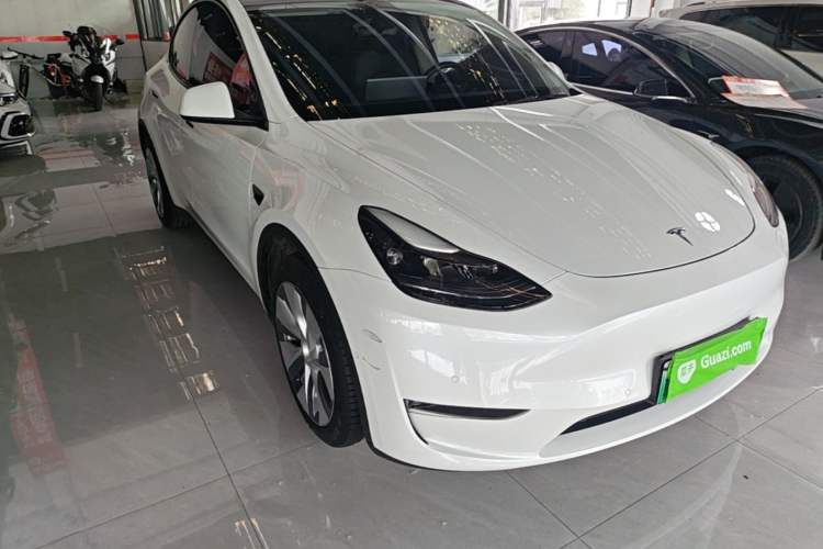 Used Tesla Model Y 2021 Standard Range Rear-Wheel Drive Version Front Right 45 Deg
