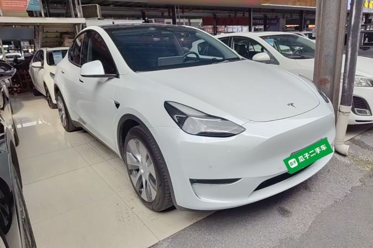 Used Tesla Model Y 2021 Standard Range Rear-Wheel Drive Version Front Right 45 Deg