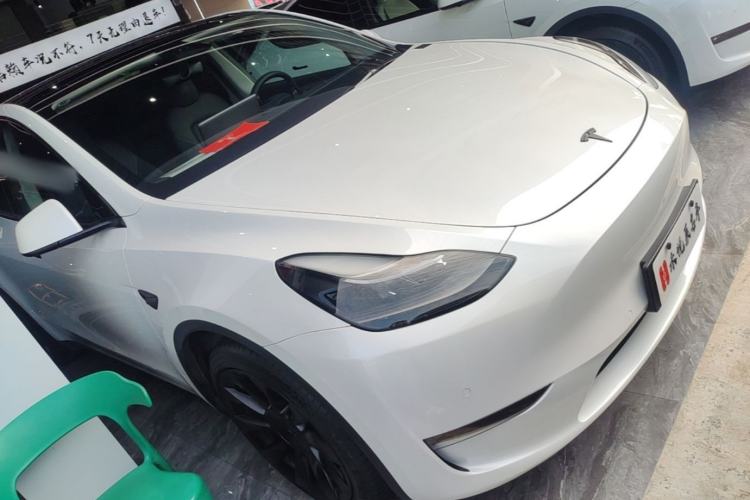 Used Tesla Model Y 2021 Long-Range All-Wheel-Drive Version Front Right 45 Deg