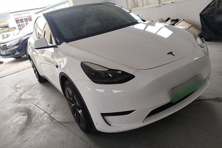 Used Tesla Model Y 2021 Standard Range Rear-Wheel Drive Version Front Right 45 Deg