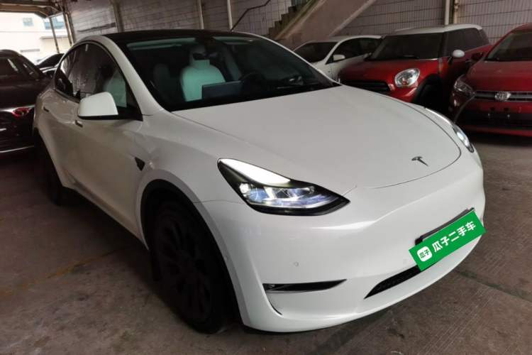 Used Tesla Model Y 2021 Standard Range Rear-Wheel Drive Version Front Right 45 Deg