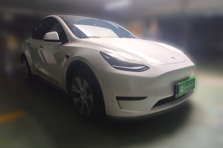 Used Tesla Model Y 2021 Standard Range Rear-Wheel Drive Version Front Right 45 Deg