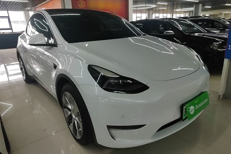 Used Tesla Model Y 2021 Long-Range All-Wheel-Drive Version Front Right 45 Deg