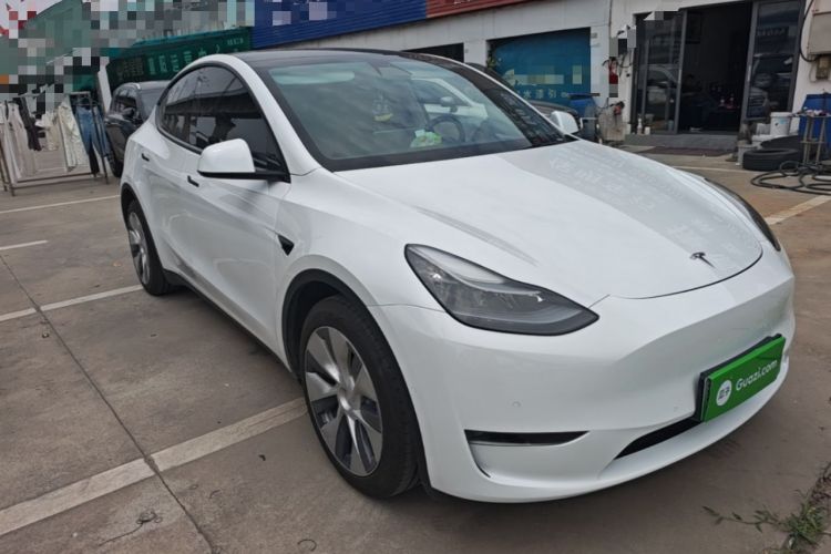 Used Tesla Model Y 2021 Standard Range Rear-Wheel Drive Version Front Right 45 Deg