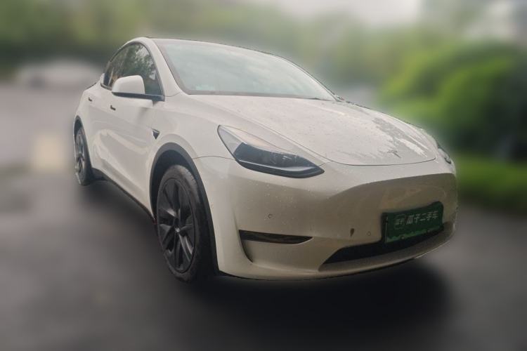 Used Tesla Model Y 2021 Standard Range Rear-Wheel Drive Version Front Right 45 Deg