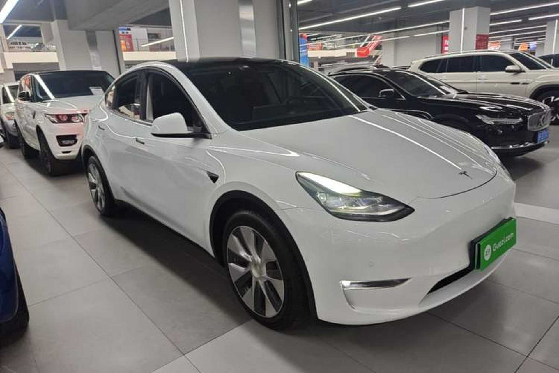 Used Tesla Model Y 2021 Long-Range All-Wheel-Drive Version 3D7 Front Right 45 Deg