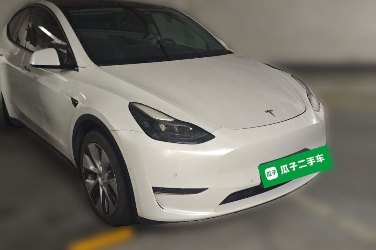 Used Tesla Model Y 2021 Standard Range Rear-Wheel Drive Version Front Right 45 Deg