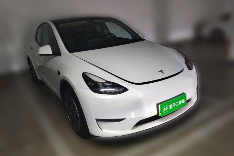 Used Tesla Model Y 2021 Long-Range All-Wheel-Drive Version Front Right 45 Deg