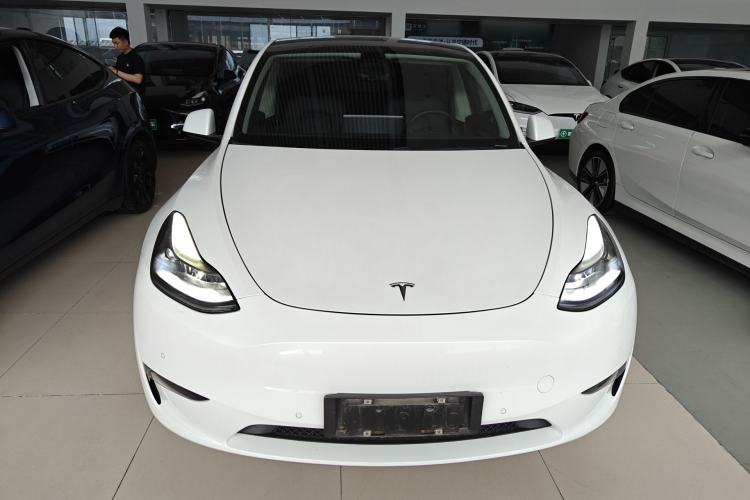 Used Tesla Model Y 2021 Long-Range All-Wheel-Drive Version Front