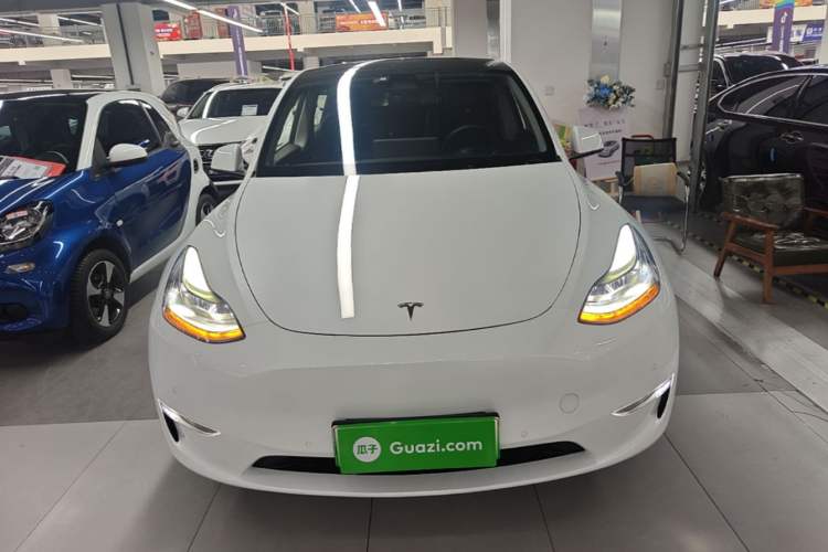 Used Tesla Model Y 2021 Long-Range All-Wheel-Drive Version 3D7 Front