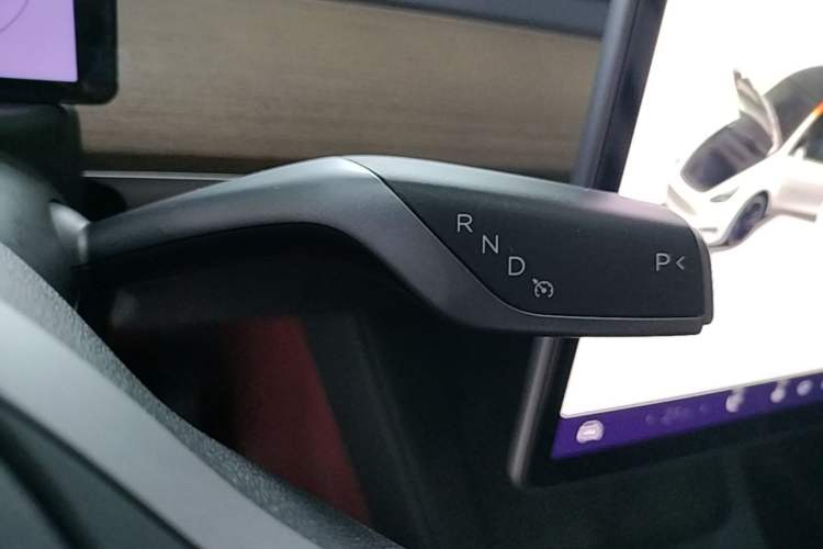 Used Tesla Model Y 2021 Long-Range All-Wheel-Drive Version 3D7 Gear Lever