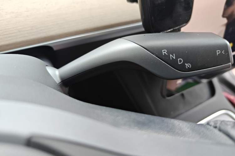 Used Tesla Model Y 2021 Long-Range All-Wheel-Drive Version Gear Lever