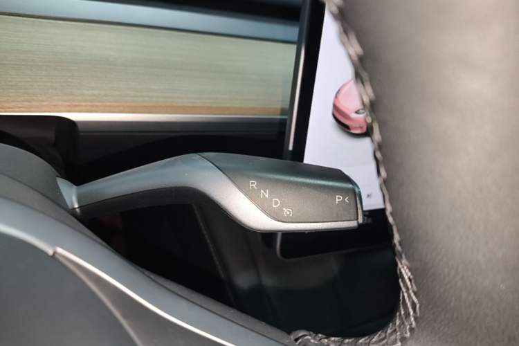 Used Tesla Model Y 2021 Long-Range All-Wheel-Drive Version 3D7 Gear Lever