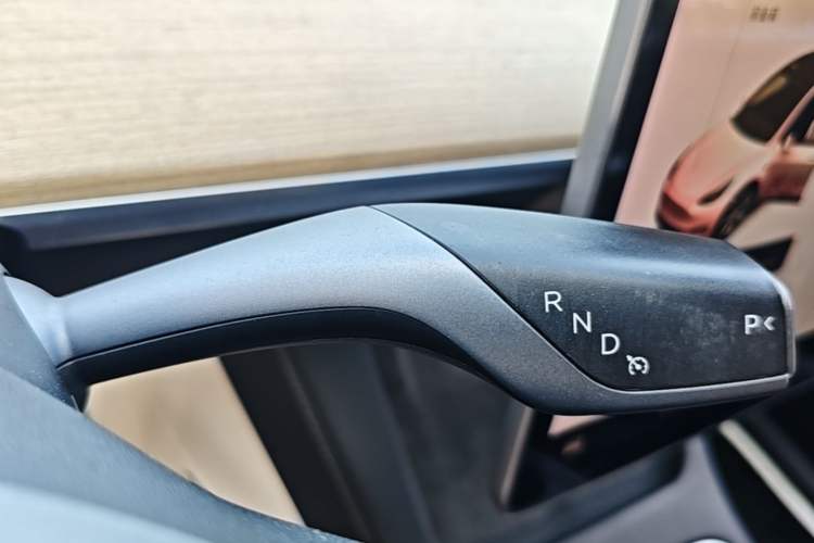 Used Tesla Model Y 2021 Long-Range All-Wheel-Drive Version 3D7 Gear Lever