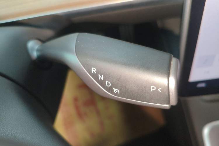 Used Tesla Model Y 2021 Performance High-Performance All-Wheel-Drive Version Gear Lever