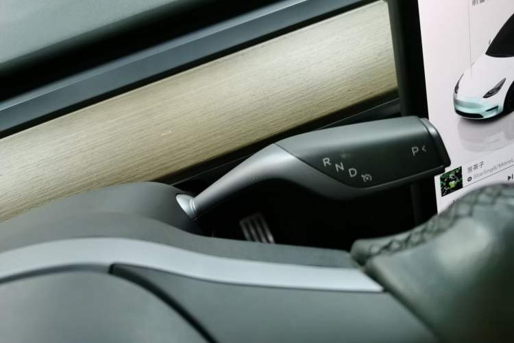 Used Tesla Model Y 2021 Performance High-Performance All-Wheel-Drive Version Gear Lever