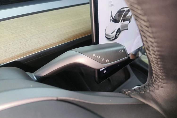 Used Tesla Model Y 2021 Long-Range All-Wheel-Drive Version 3D7 Gear Lever
