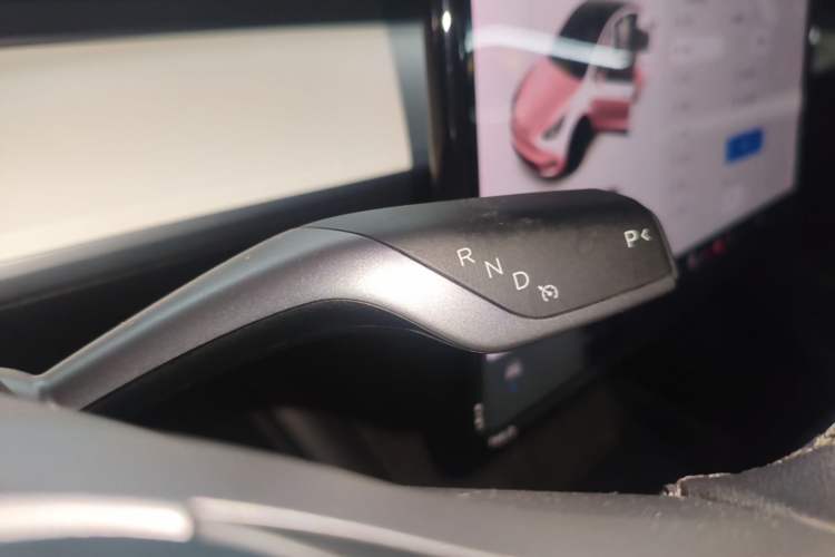 Used Tesla Model Y 2021 Long-Range All-Wheel-Drive Version 3D7 Gear Lever