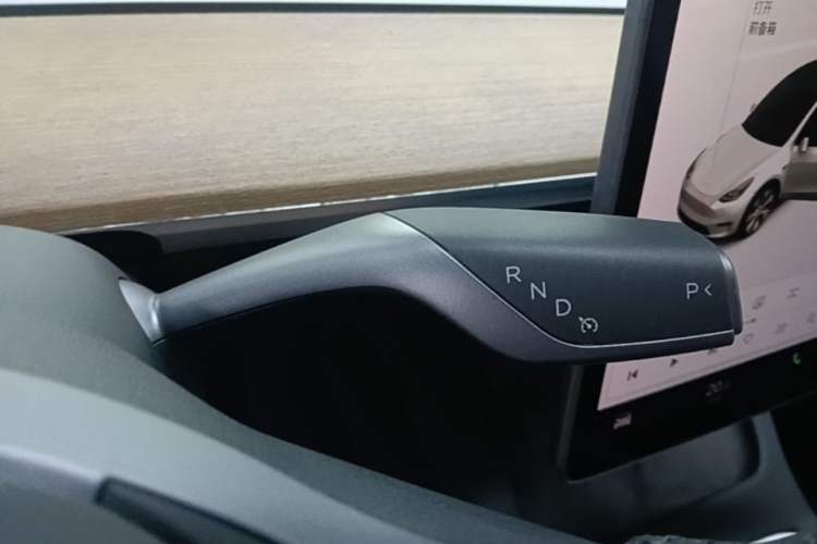 Used Tesla Model Y 2021 Standard Range Rear-Wheel Drive Version Gear Lever