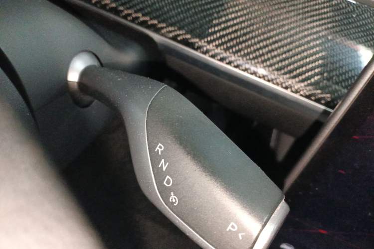 Used Tesla Model Y 2021 Long-Range All-Wheel-Drive Version Gear Lever