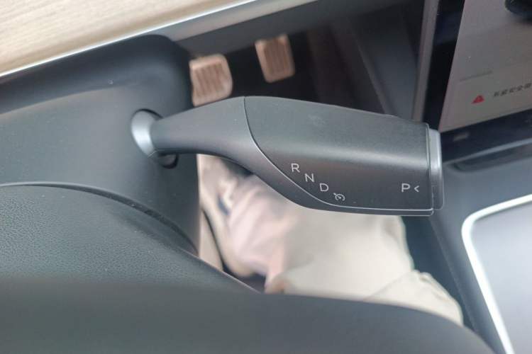 Used Tesla Model Y 2021 Long-Range All-Wheel-Drive Version 3D7 Gear Lever