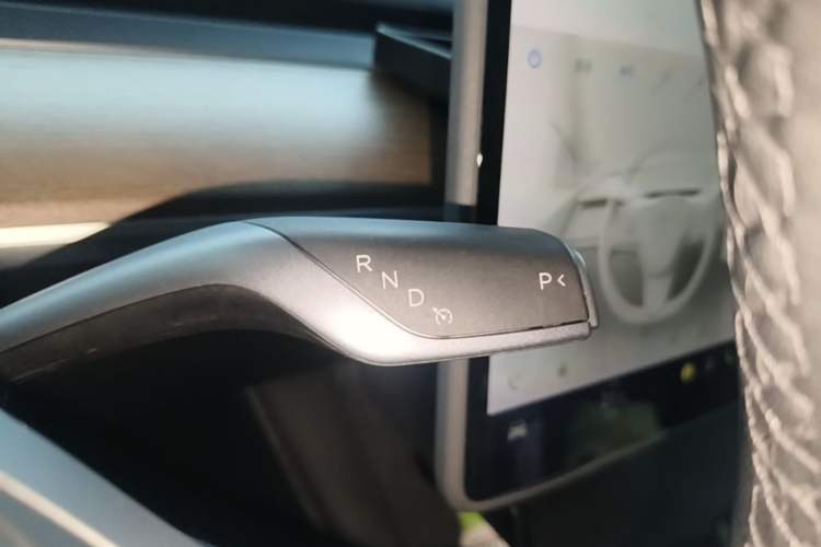 Used Tesla Model Y 2021 Long-Range All-Wheel-Drive Version 3D7 Gear Lever