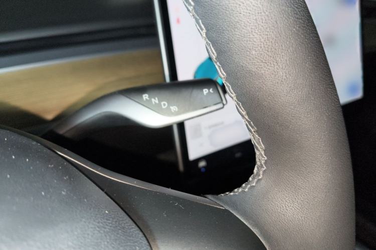 Used Tesla Model Y 2021 Long-Range All-Wheel-Drive Version 3D7 Gear Lever
