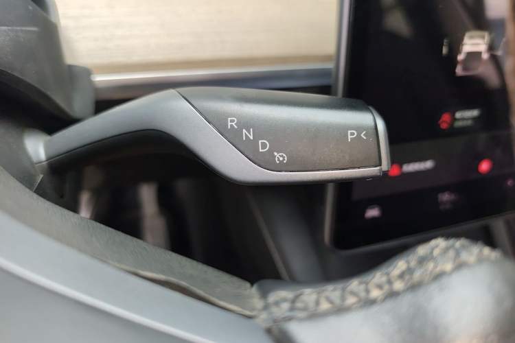 Used Tesla Model Y 2021 Standard Range Rear-Wheel Drive Version Gear Lever
