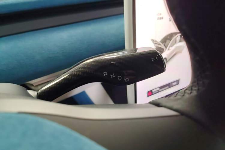Used Tesla Model Y 2021 Long-Range All-Wheel-Drive Version 3D7 Gear Lever