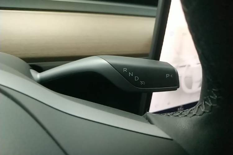 Used Tesla Model Y 2021 Long-Range All-Wheel-Drive Version Gear Lever