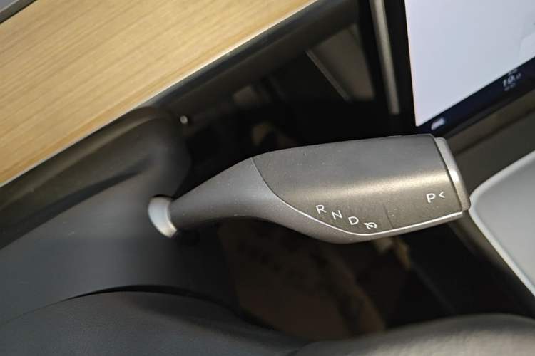 Used Tesla Model Y 2021 Revised Version 2 Long-Range All-Wheel-Drive Edition Gear Lever