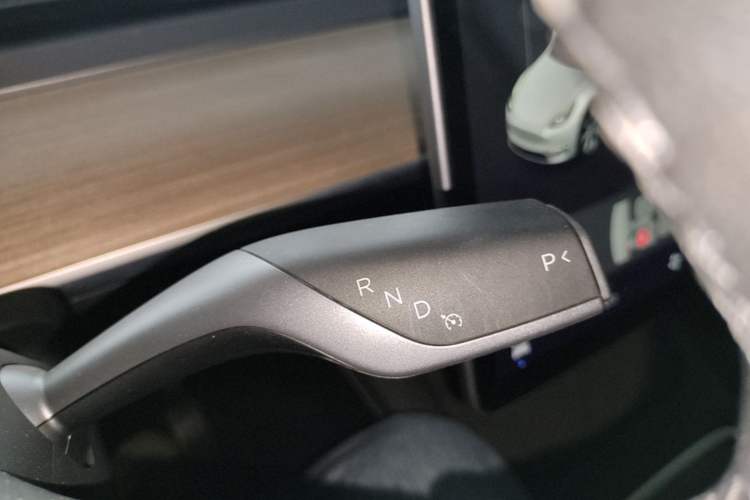 Used Tesla Model Y 2021 Long-Range All-Wheel-Drive Version 3D7 Gear Lever