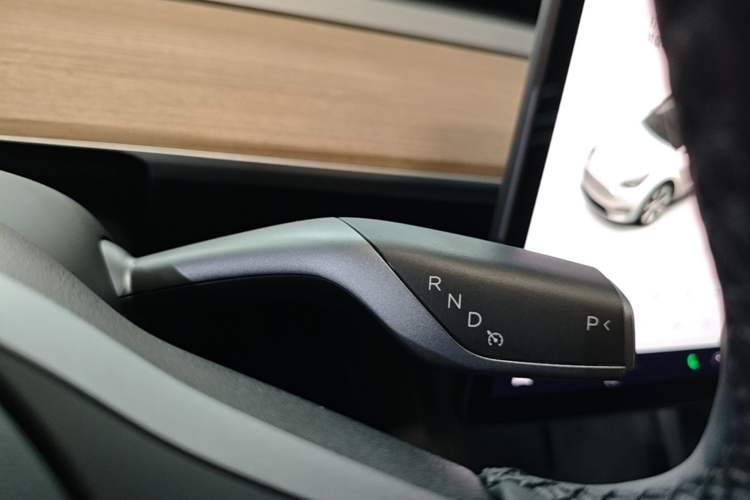Used Tesla Model Y 2021 Long-Range All-Wheel-Drive Version 3D7 Gear Lever