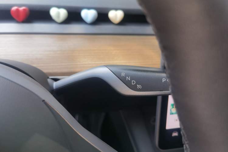 Used Tesla Model Y 2021 Long-Range All-Wheel-Drive Version 3D7 Gear Lever